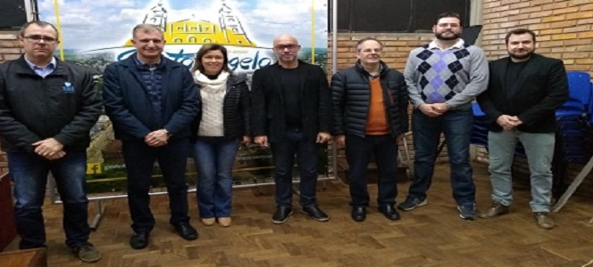 Santo Ângelo lança EmprEEndo em encontro sobre inovação Santo Ângelo lança EmprEEndo em encontro sobre inovação